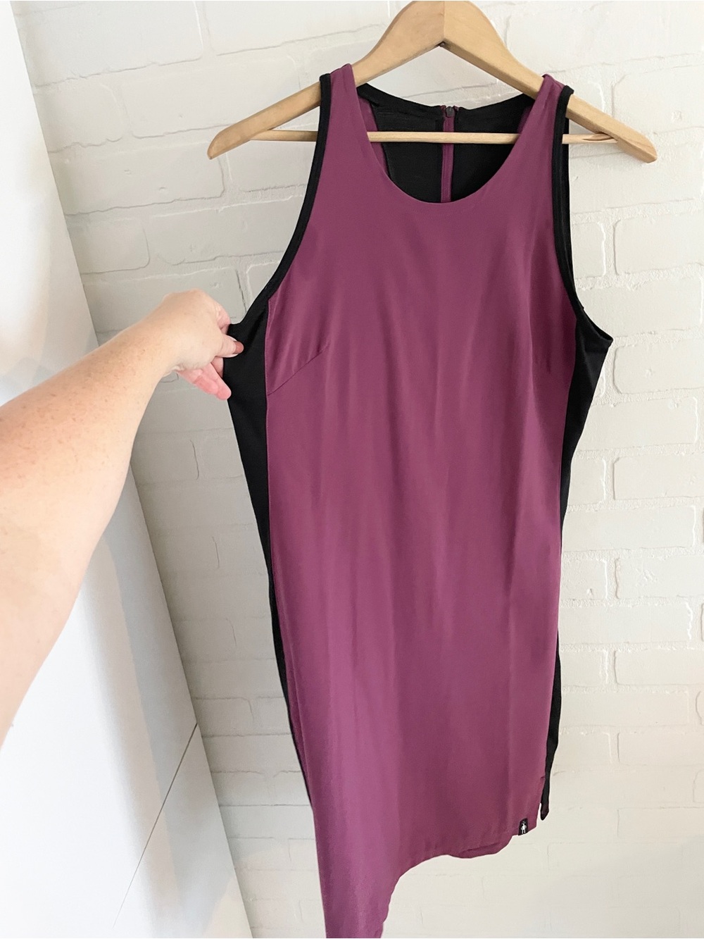 Smartwool Gorpcore Merino Panel Athletic Mini Dress Berry Black Sz M - Picture 3 of 16